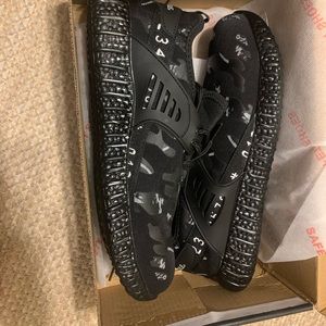 Indestructible steel toe shoes. Size 9.5